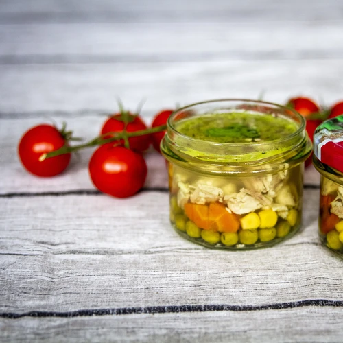 Egyenes falú 235 ml-es (fi82) befőttesüveg bordó csavaros tetővel, 6 db - 6