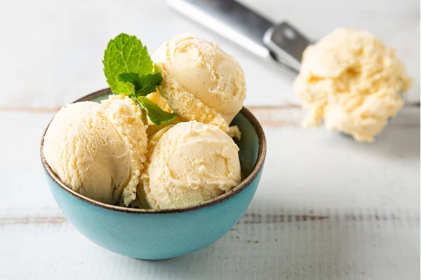 Házi tejszínes fagylalt - egyszerű recept a nyár klasszikus ízéhez