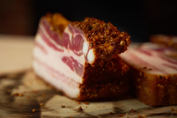 Pastrami stílusú füstölt szalonna